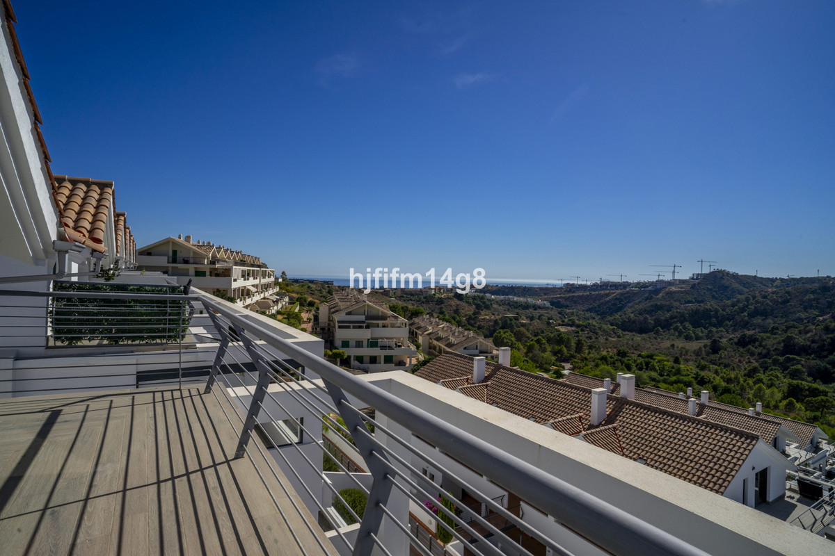 2 Bed Apartment for sale in Estepona Costa Del Sol, Málaga, Spain