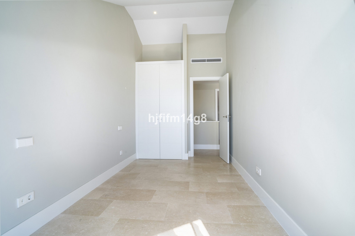 2 Bed Apartment for sale in Estepona Costa Del Sol, Málaga, Spain