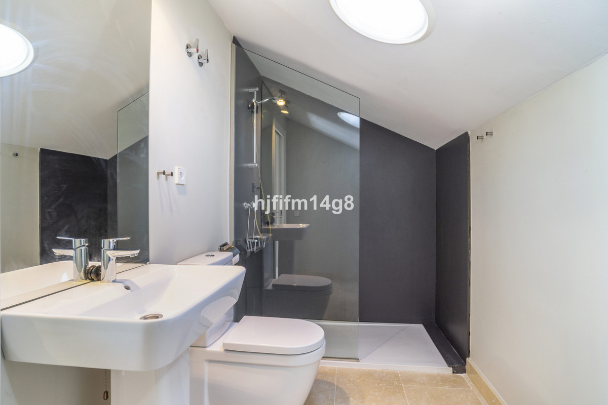 2 Bed Apartment for sale in Estepona Costa Del Sol, Málaga, Spain