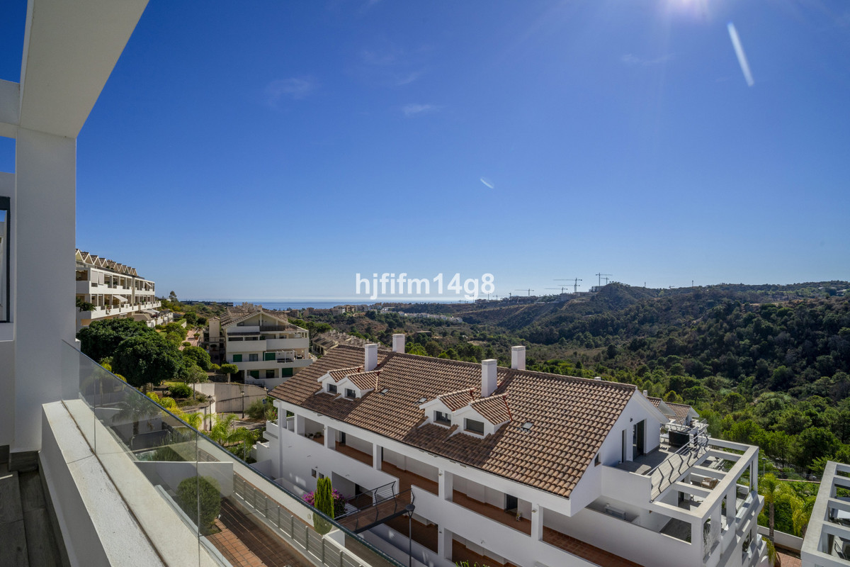 2 Bed Apartment for sale in Estepona Costa Del Sol, Málaga, Spain