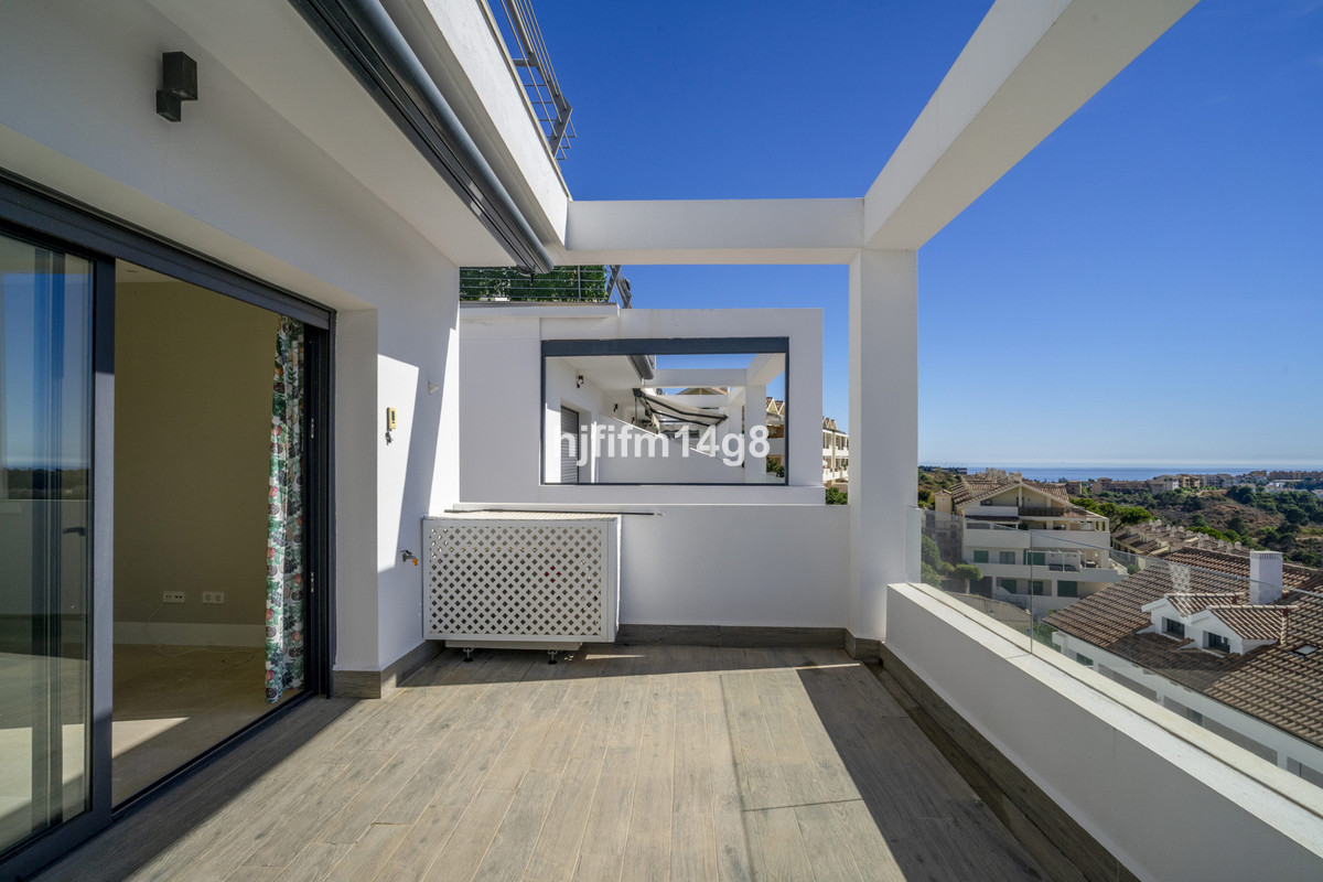2 Bed Apartment for sale in Estepona Costa Del Sol, Málaga, Spain