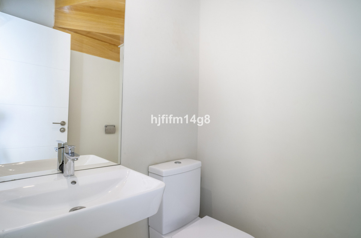 2 Bed Apartment for sale in Estepona Costa Del Sol, Málaga, Spain