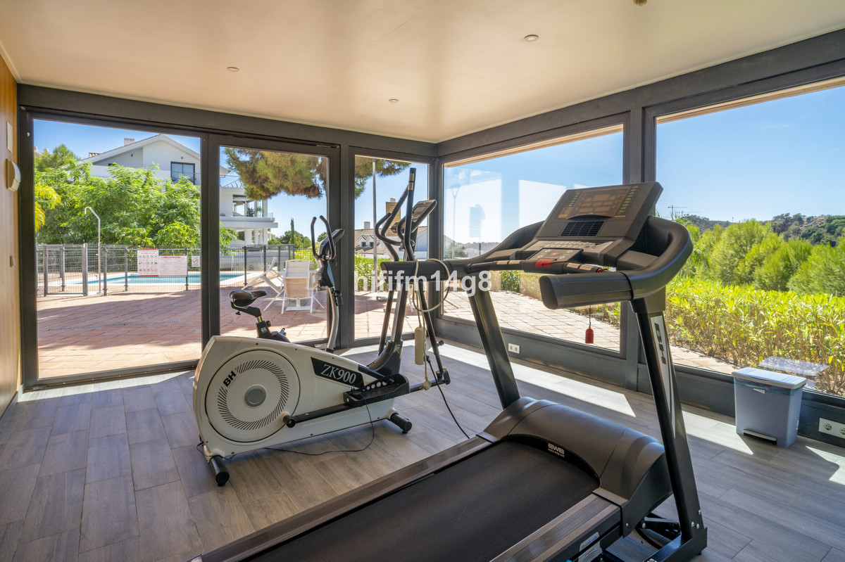 2 Bed Apartment for sale in Estepona Costa Del Sol, Málaga, Spain