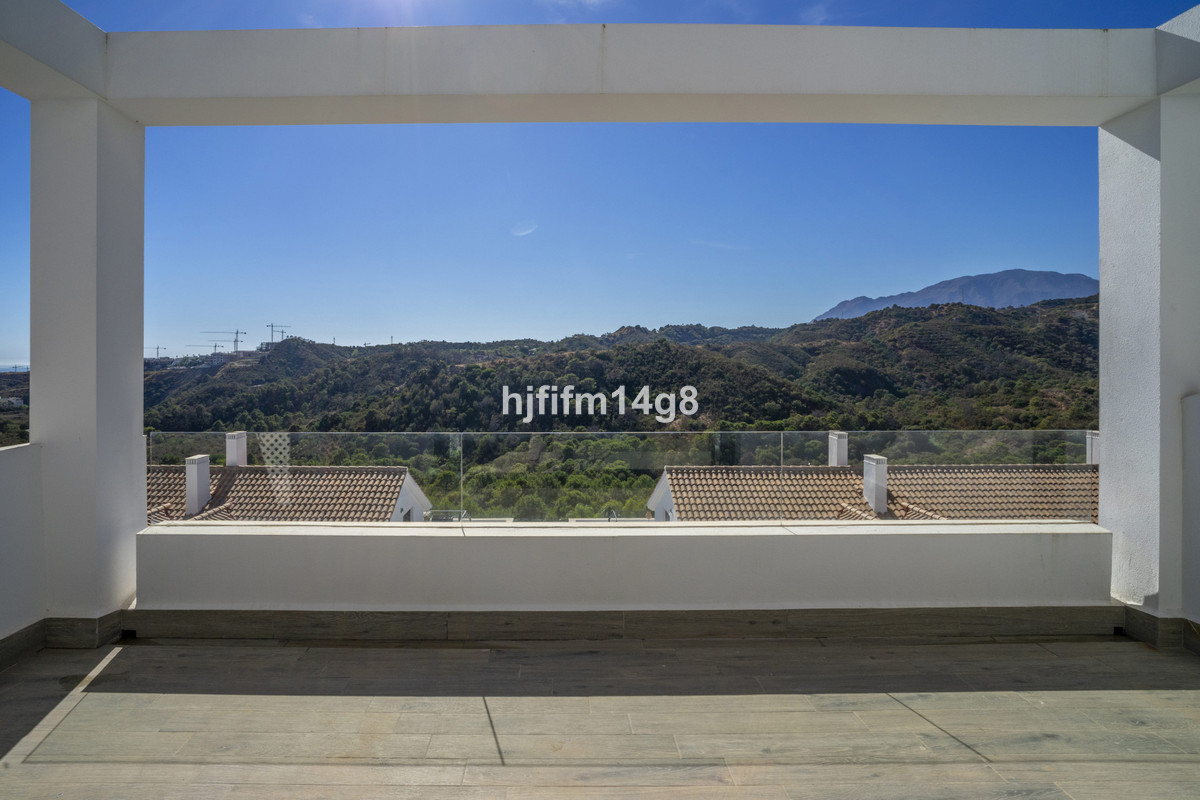 2 Bed Apartment for sale in Estepona Costa Del Sol, Málaga, Spain