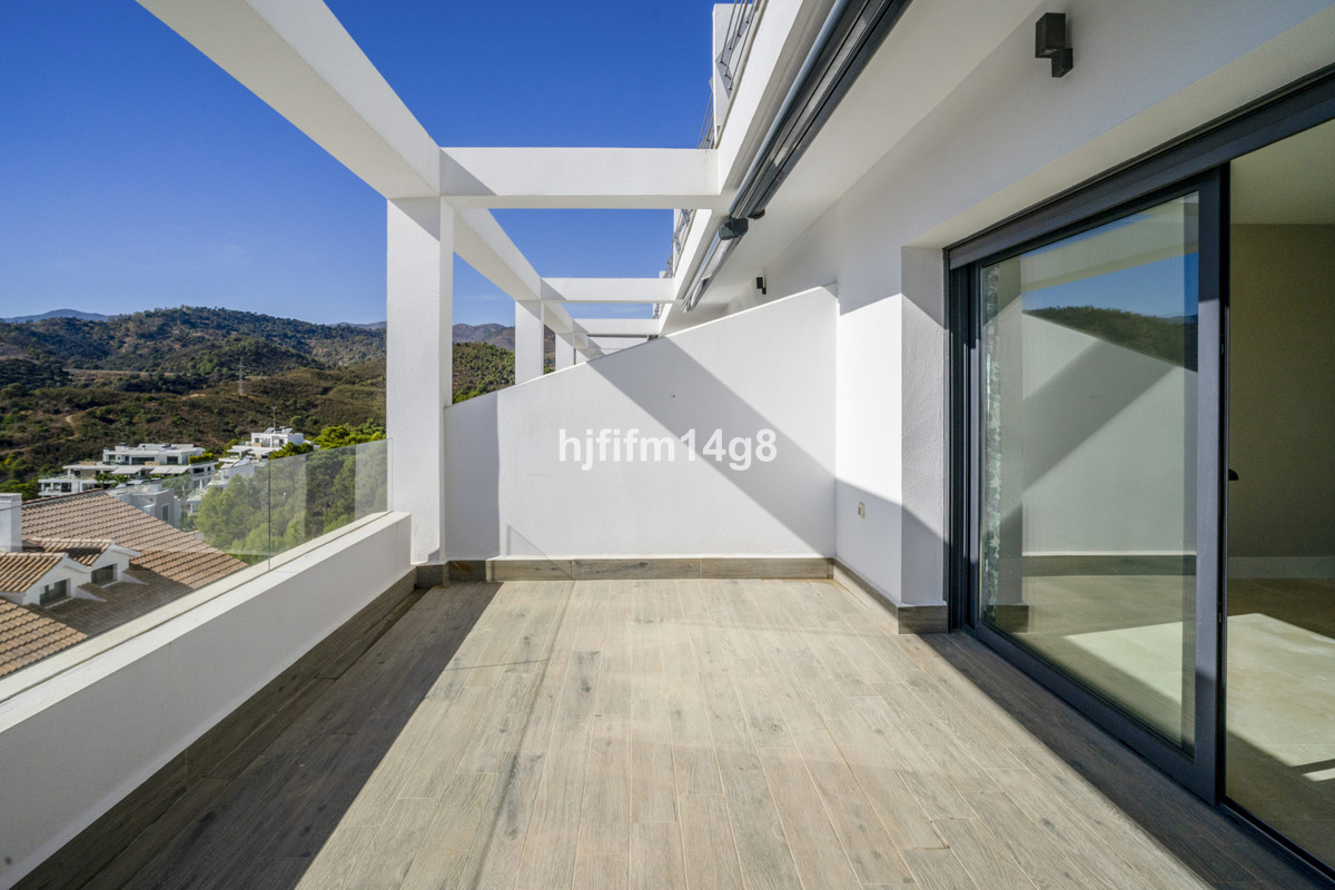 2 Bed Apartment for sale in Estepona Costa Del Sol, Málaga, Spain