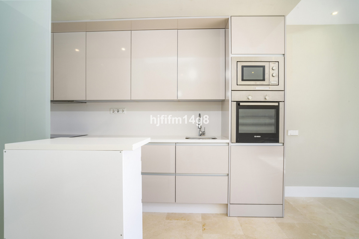 2 Bed Apartment for sale in Estepona Costa Del Sol, Málaga, Spain