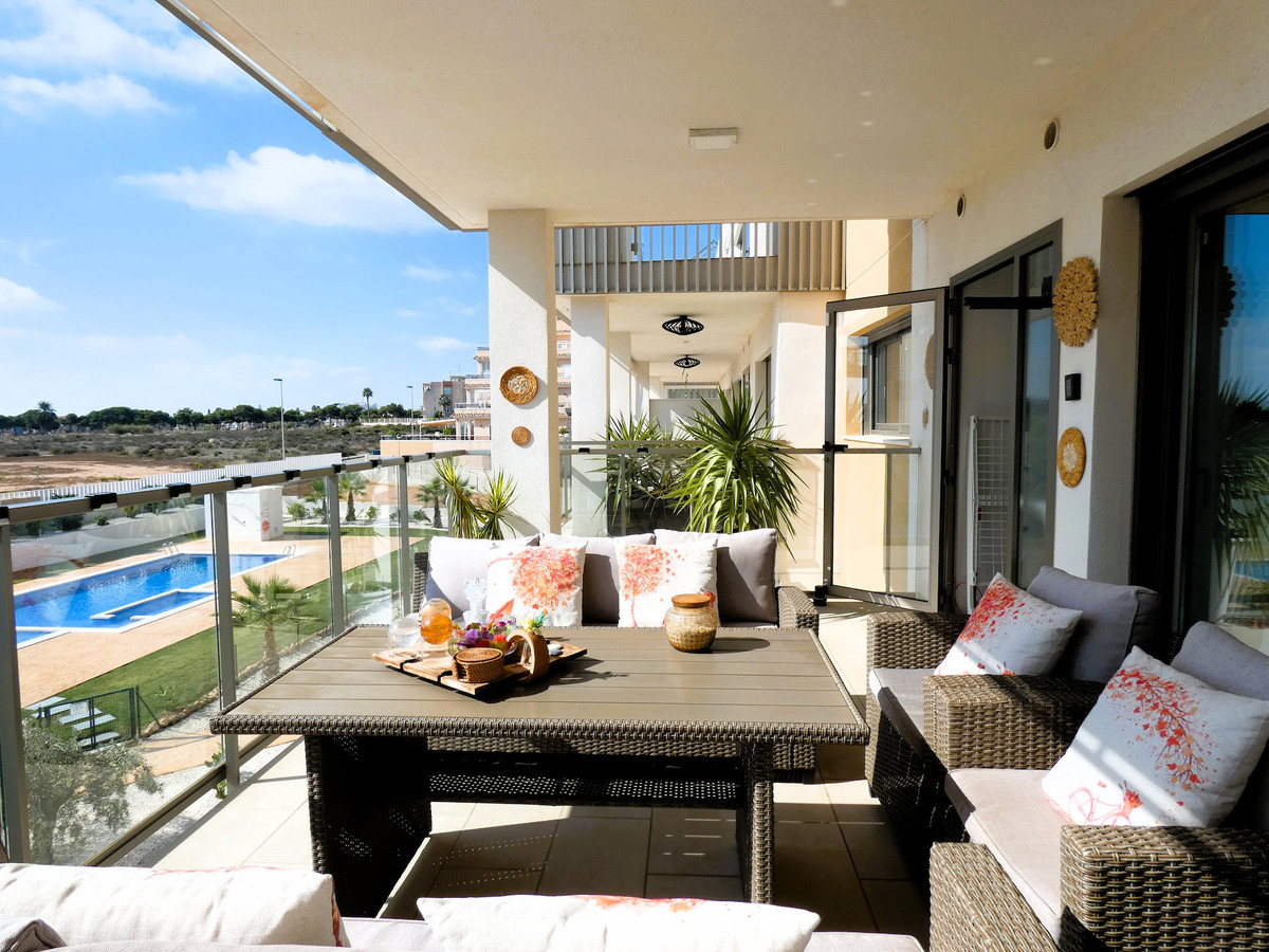 Se vende Apartamento Planta Media de 2 dormitorios en Costa Blanca, Alicante, España