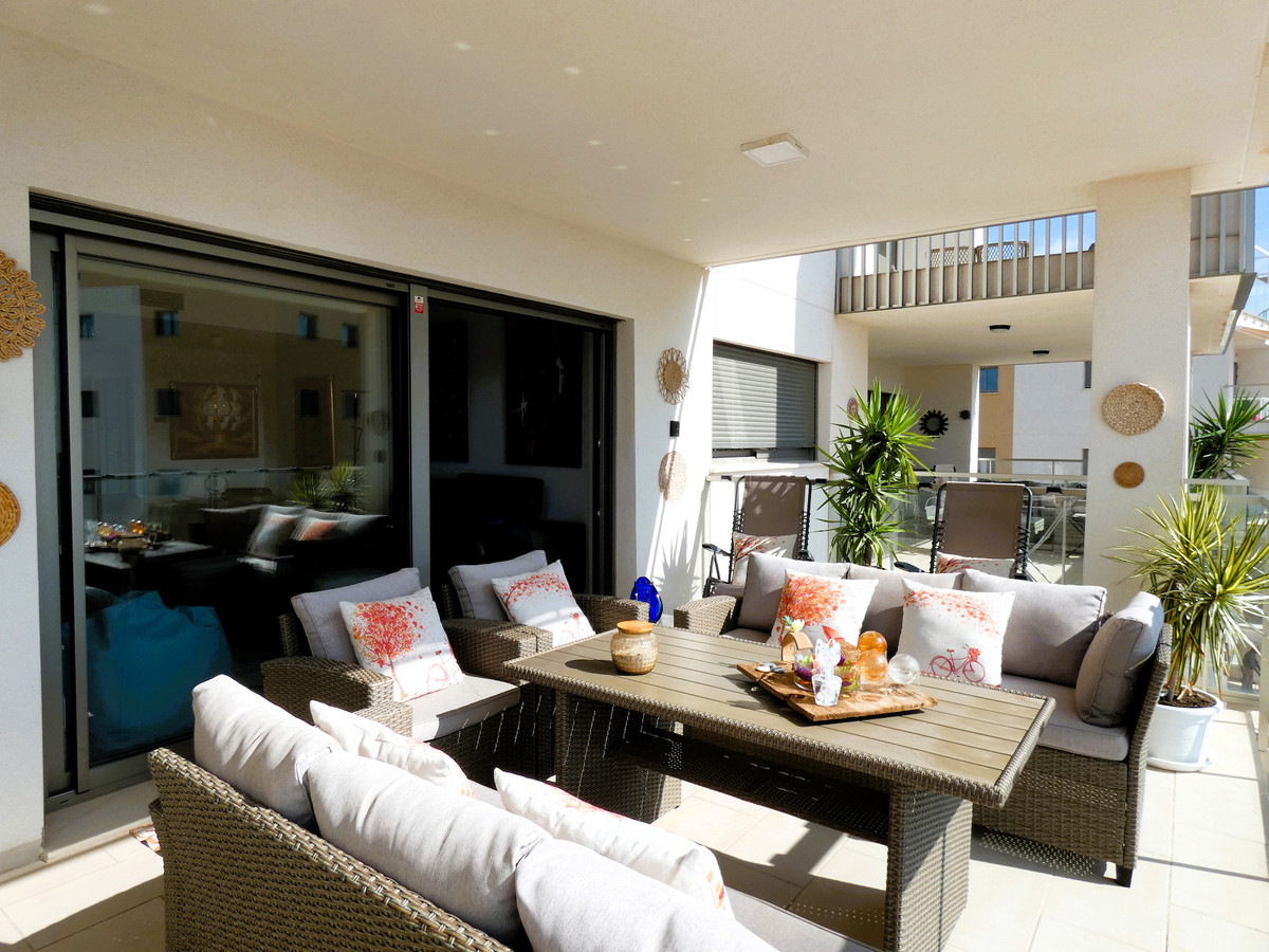 Se vende Apartamento Planta Media de 2 dormitorios en Costa Blanca, Alicante, España