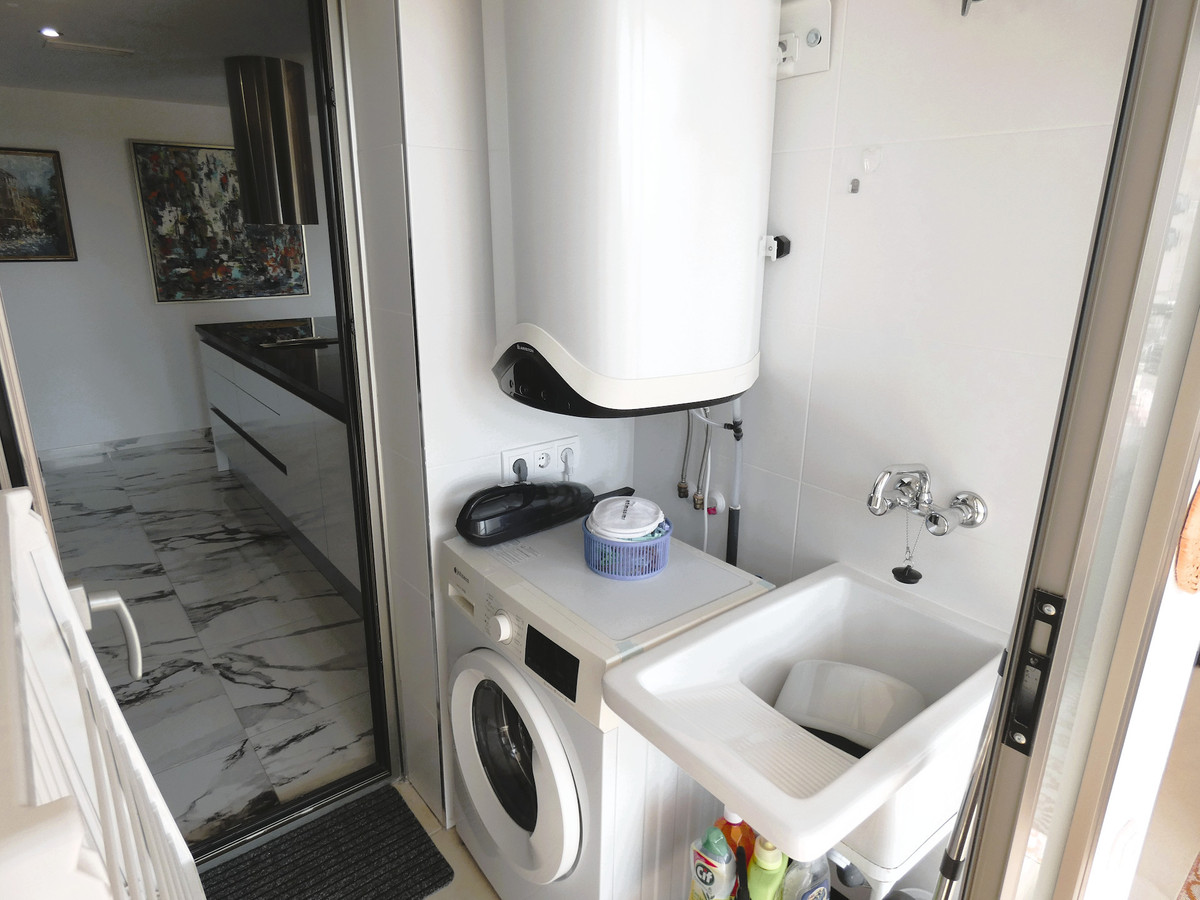 Se vende Apartamento Planta Media de 2 dormitorios en Costa Blanca, Alicante, España