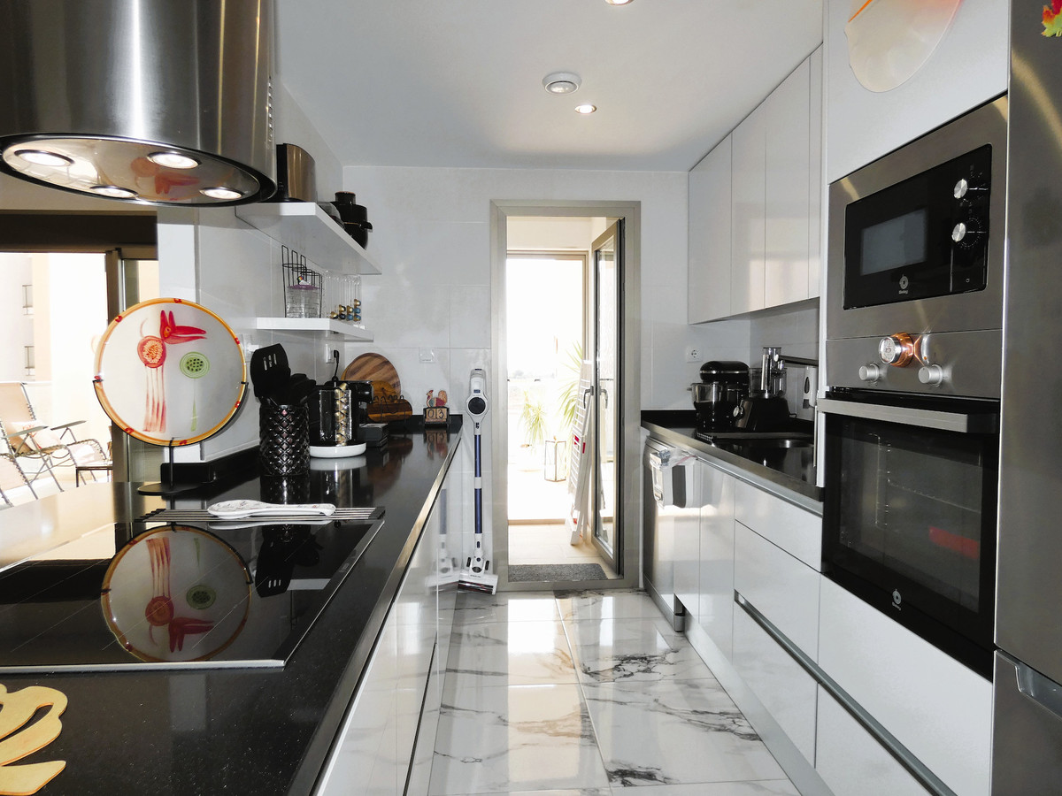 Se vende Apartamento Planta Media de 2 dormitorios en Costa Blanca, Alicante, España