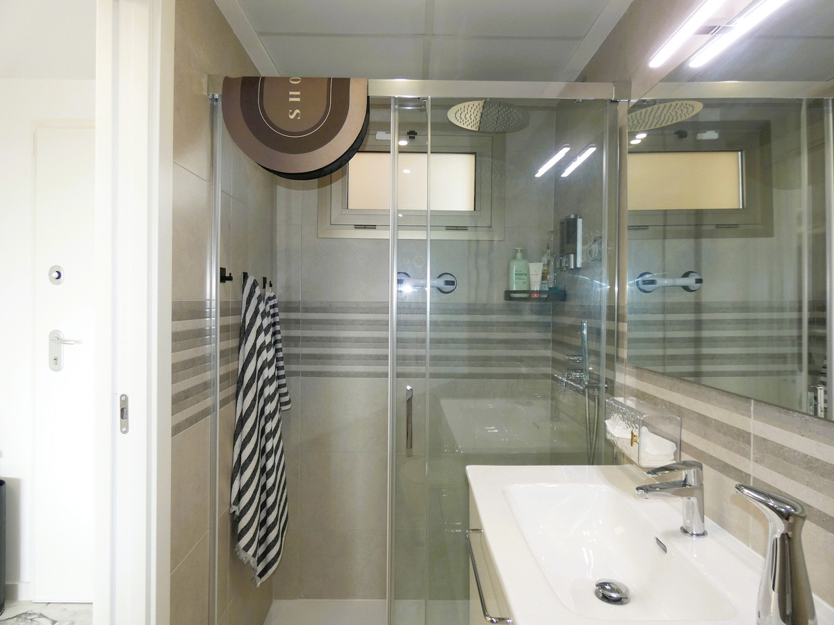 Se vende Apartamento Planta Media de 2 dormitorios en Costa Blanca, Alicante, España