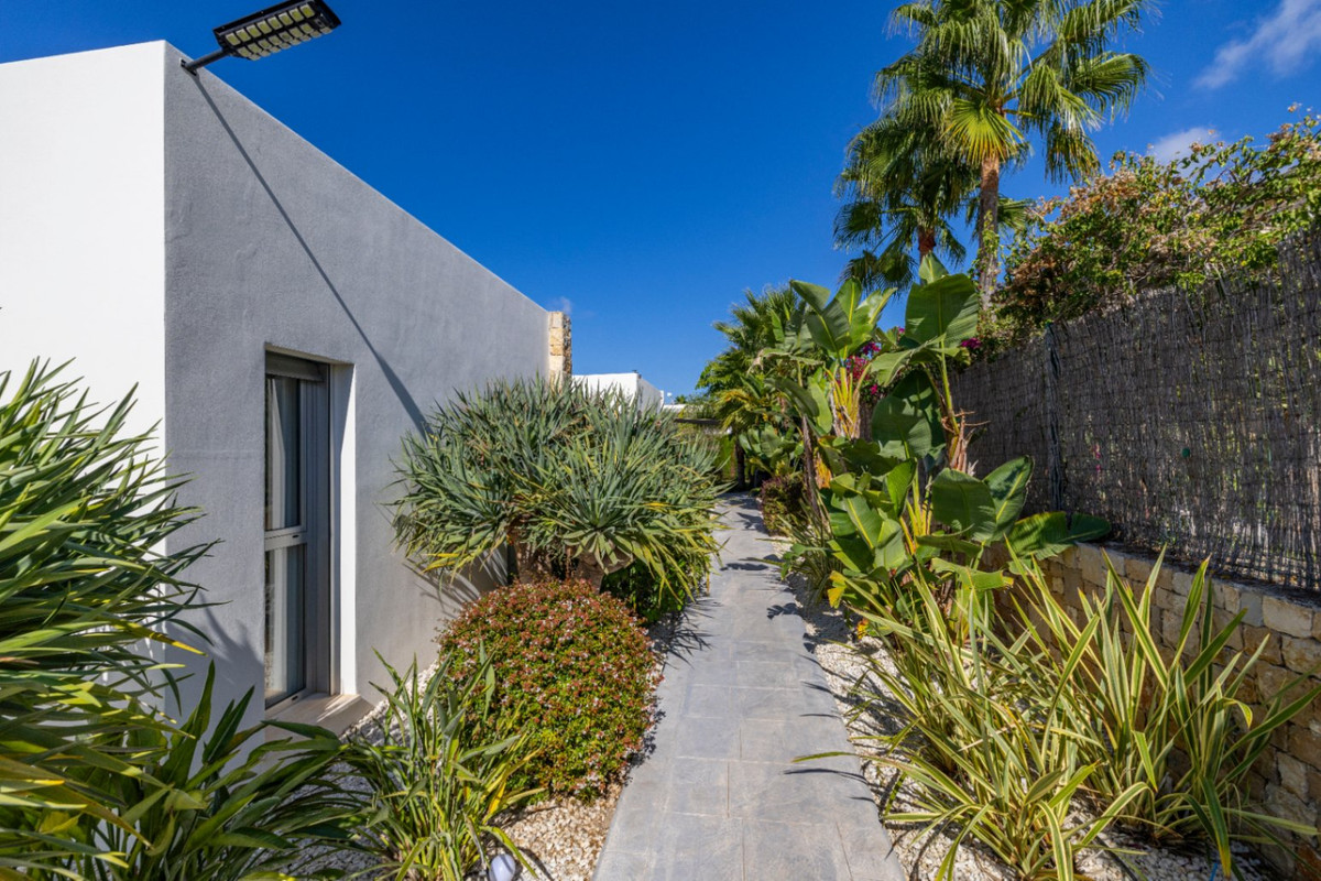 Se vende Villa - Chalet de 5 dormitorios en Costa Blanca, Alicante, España