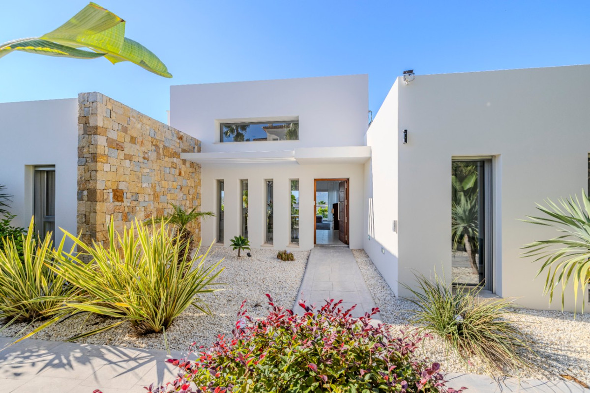 Se vende Villa - Chalet de 5 dormitorios en Costa Blanca, Alicante, España
