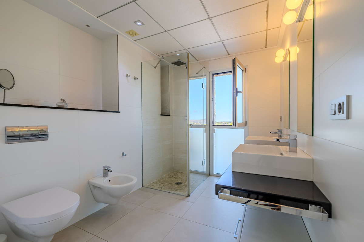 Se vende Villa - Chalet de 5 dormitorios en Costa Blanca, Alicante, España