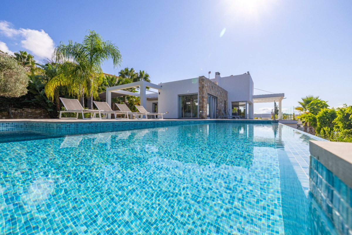 Se vende Villa - Chalet de 5 dormitorios en Costa Blanca, Alicante, España