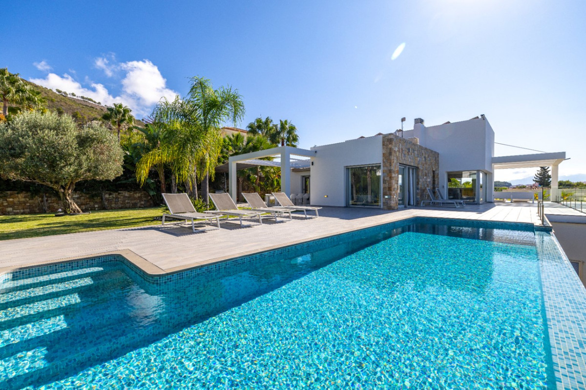 Se vende Villa - Chalet de 5 dormitorios en Costa Blanca, Alicante, España