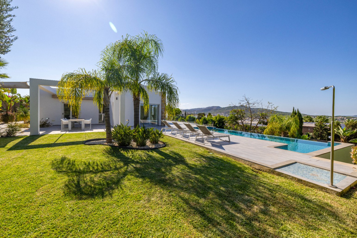 Se vende Villa - Chalet de 5 dormitorios en Costa Blanca, Alicante, España