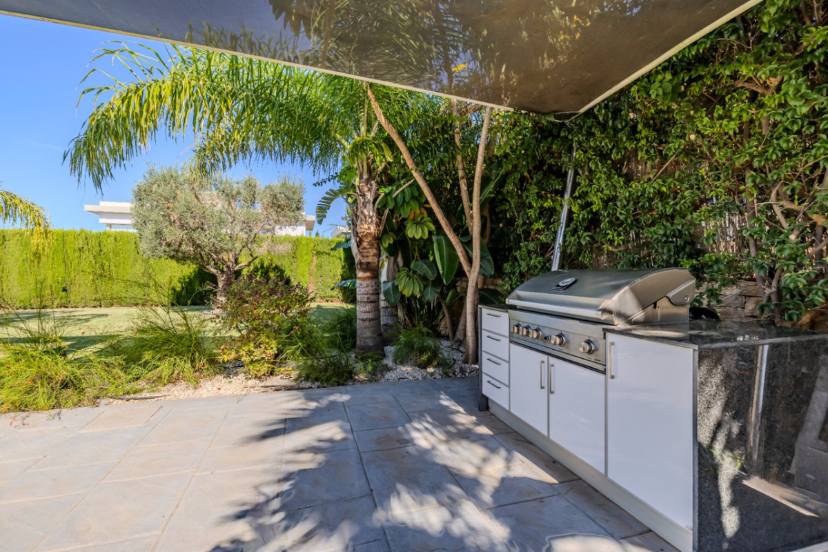 Se vende Villa - Chalet de 5 dormitorios en Costa Blanca, Alicante, España