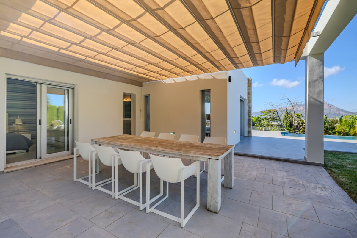 Se vende Villa - Chalet de 5 dormitorios en Costa Blanca, Alicante, España