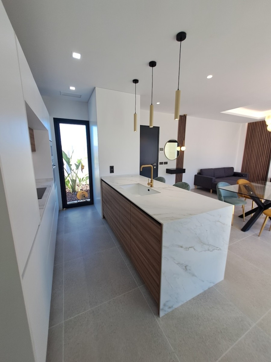 Se vende Villa - Chalet de 3 dormitorios en Costa Blanca, Alicante, España