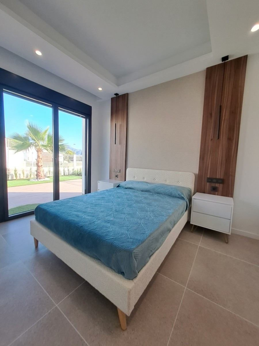 Se vende Villa - Chalet de 3 dormitorios en Costa Blanca, Alicante, España