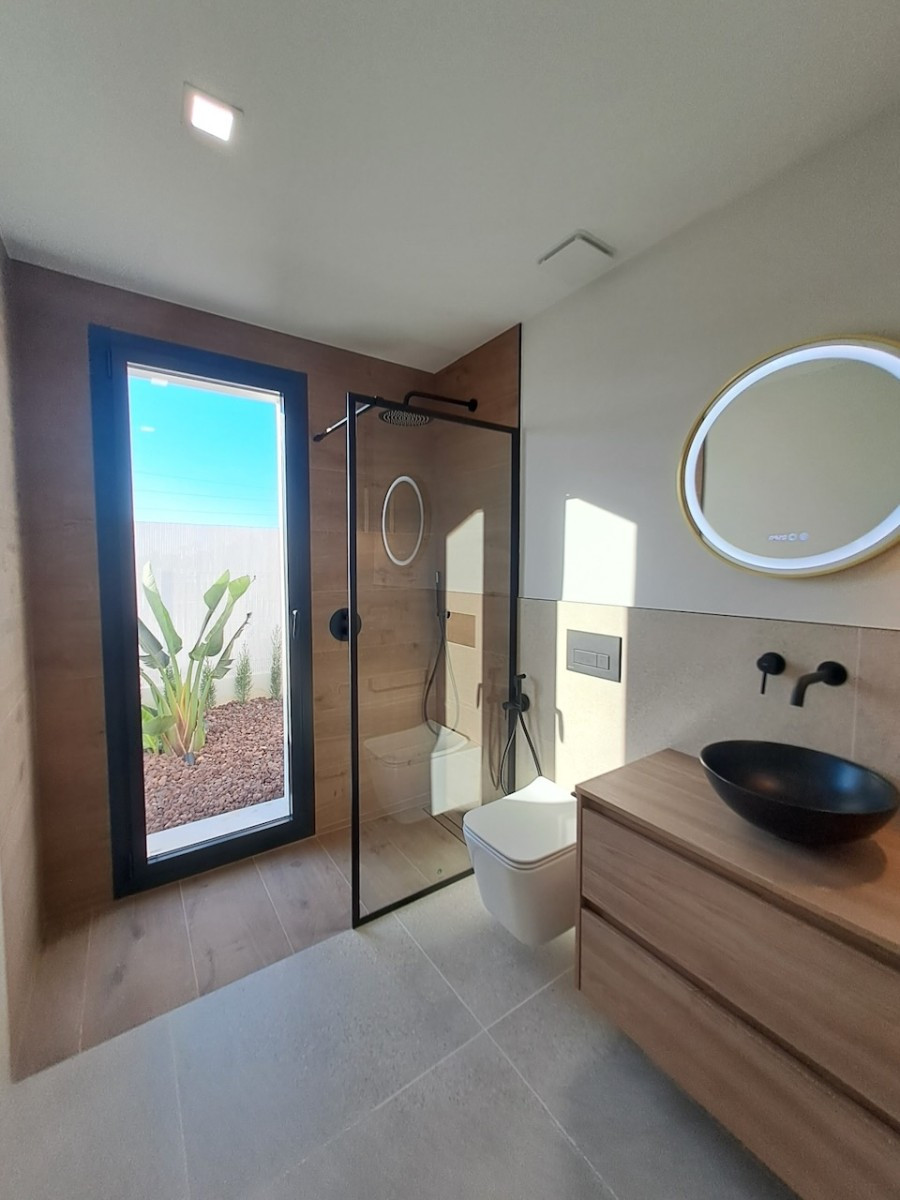 Se vende Villa - Chalet de 3 dormitorios en Costa Blanca, Alicante, España
