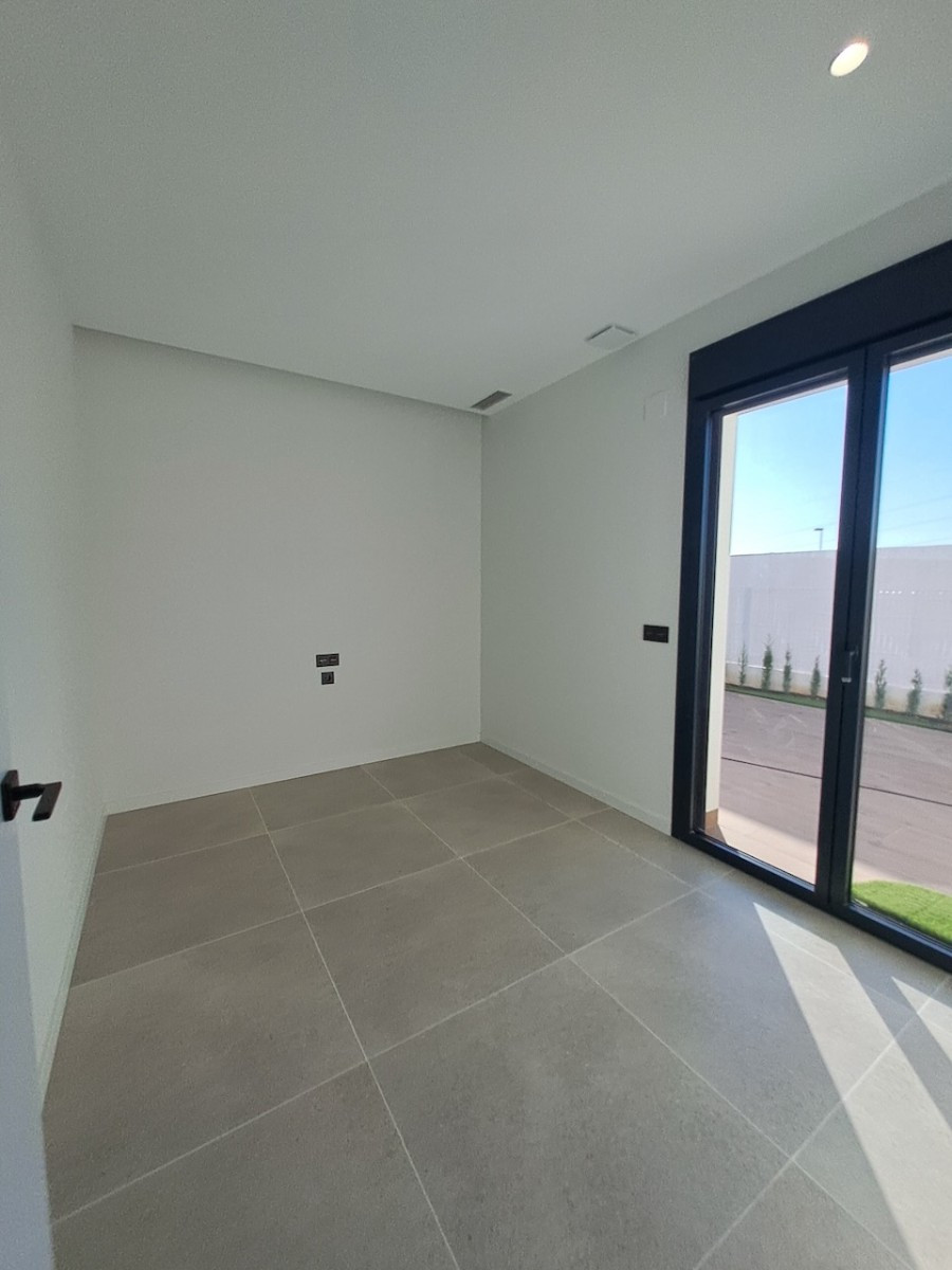 Se vende Villa - Chalet de 3 dormitorios en Costa Blanca, Alicante, España