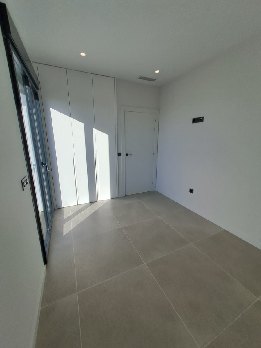 Se vende Villa - Chalet de 3 dormitorios en Costa Blanca, Alicante, España