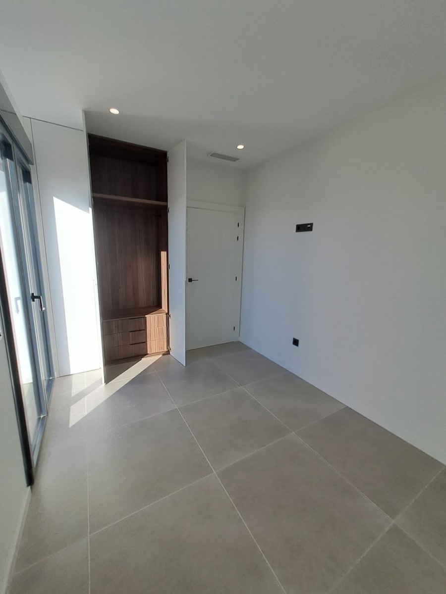 Se vende Villa - Chalet de 3 dormitorios en Costa Blanca, Alicante, España