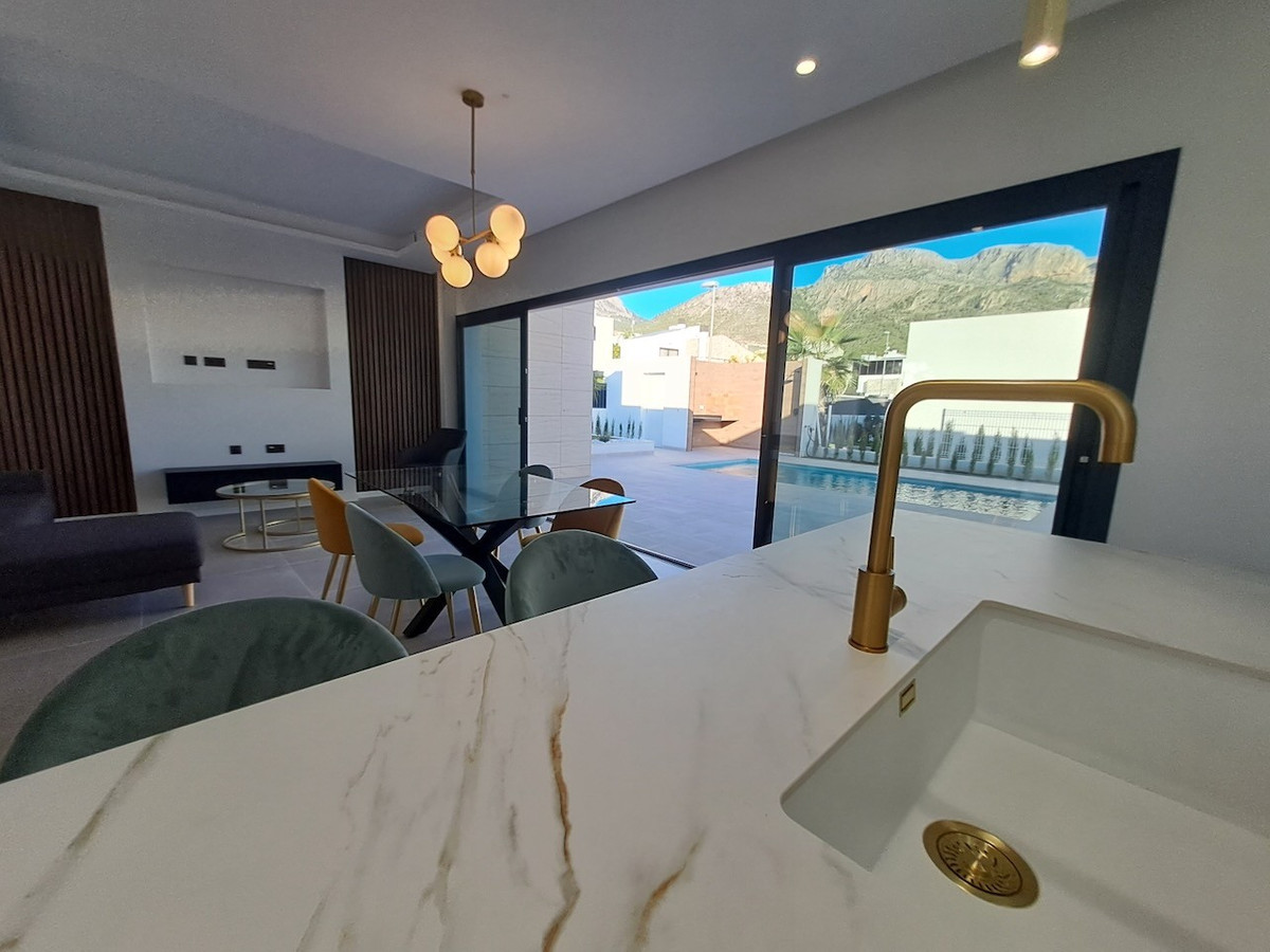 Se vende Villa - Chalet de 3 dormitorios en Costa Blanca, Alicante, España