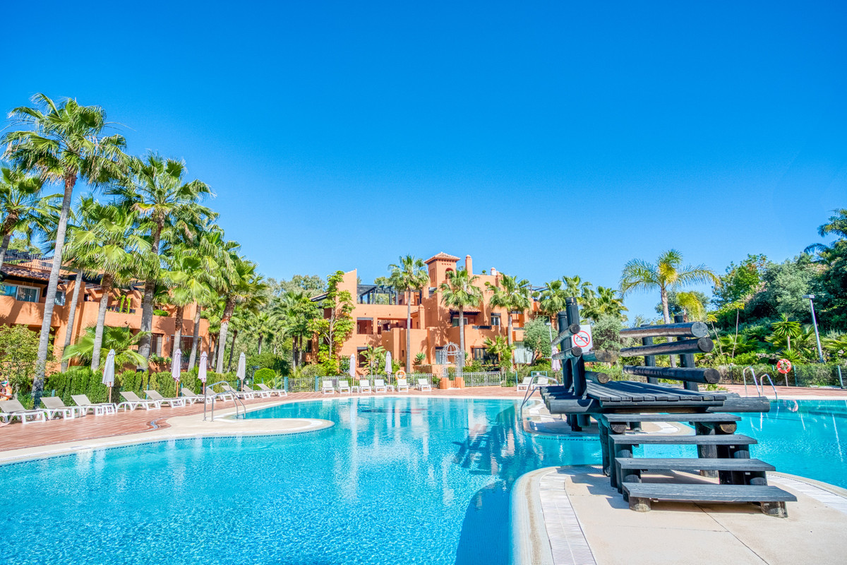 2 Bed Apartment for sale in Nueva Andalucía Costa Del Sol, Málaga, Spain