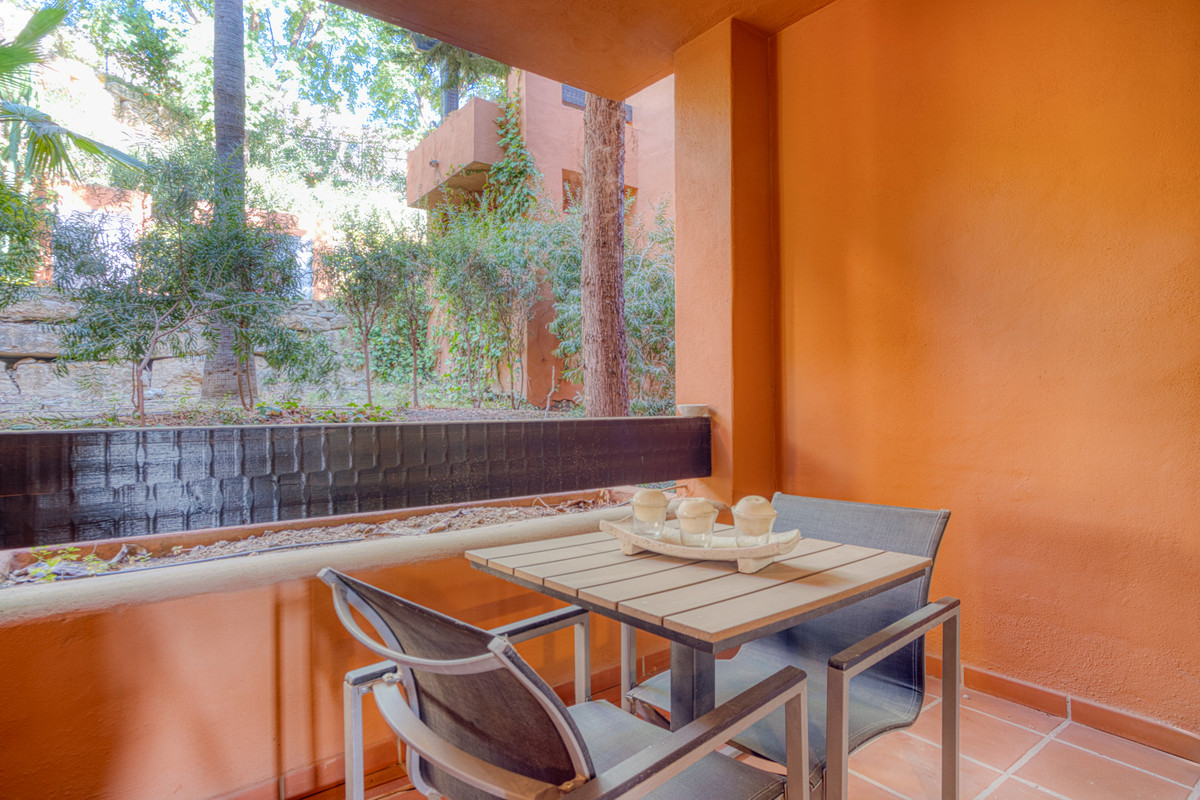 2 Bed Apartment for sale in Nueva Andalucía Costa Del Sol, Málaga, Spain
