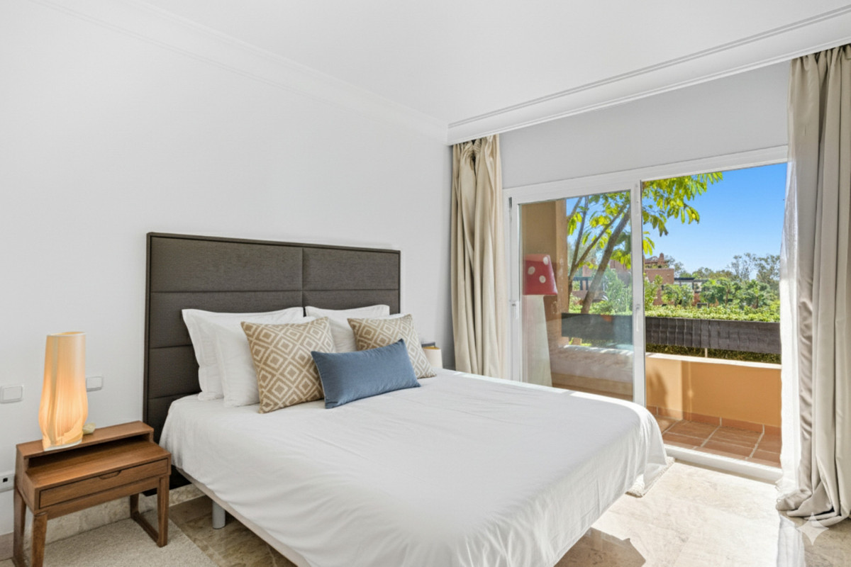 2 Bed Apartment for sale in Nueva Andalucía Costa Del Sol, Málaga, Spain