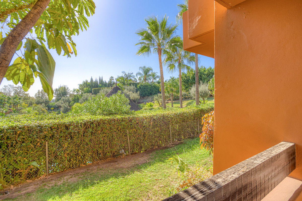 2 Bed Apartment for sale in Nueva Andalucía Costa Del Sol, Málaga, Spain