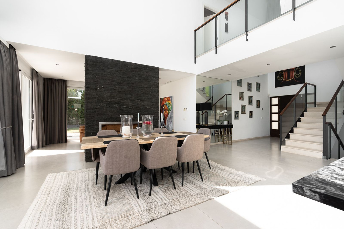 4 Bed Townhouse for sale in La Quinta Costa Del Sol, Málaga, Spain