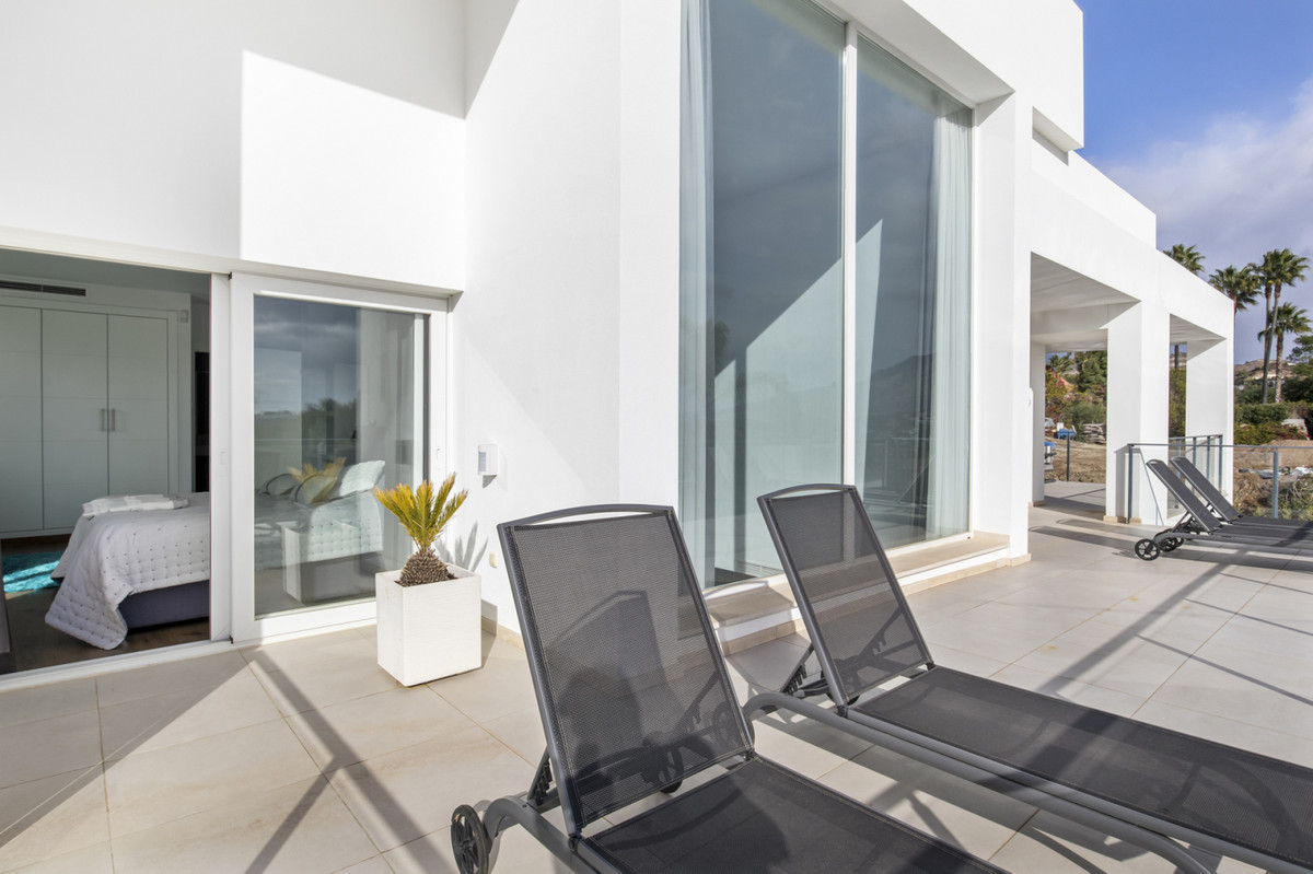 4 Bed Townhouse for sale in La Quinta Costa Del Sol, Málaga, Spain