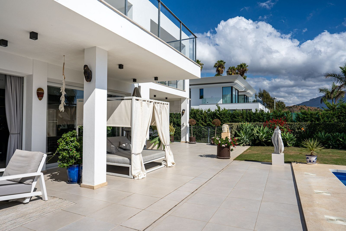 4 Bed Townhouse for sale in La Quinta Costa Del Sol, Málaga, Spain