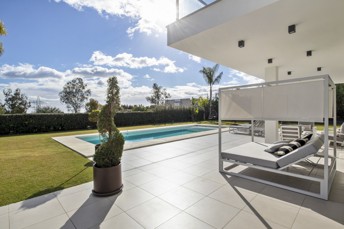 4 Bed Townhouse for sale in La Quinta Costa Del Sol, Málaga, Spain