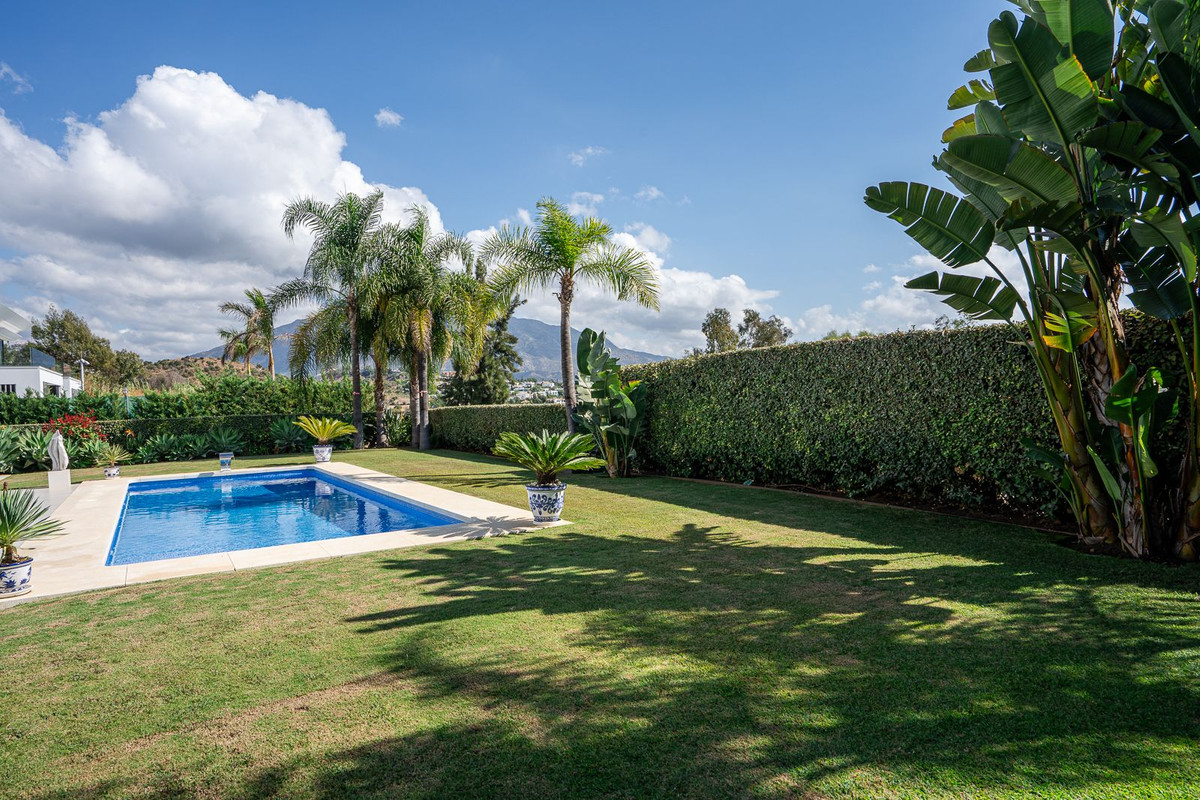 4 Bed Townhouse for sale in La Quinta Costa Del Sol, Málaga, Spain