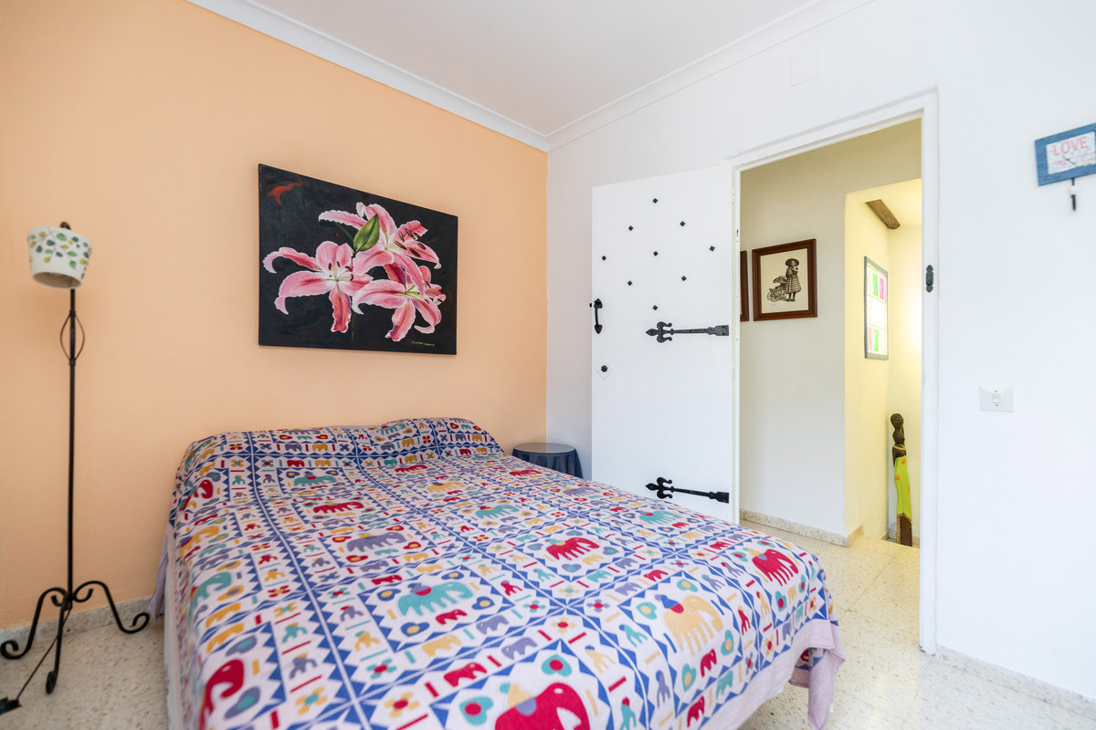 Se vende Finca - Cortijo de 5 dormitorios en Costa Del Sol, Málaga, España