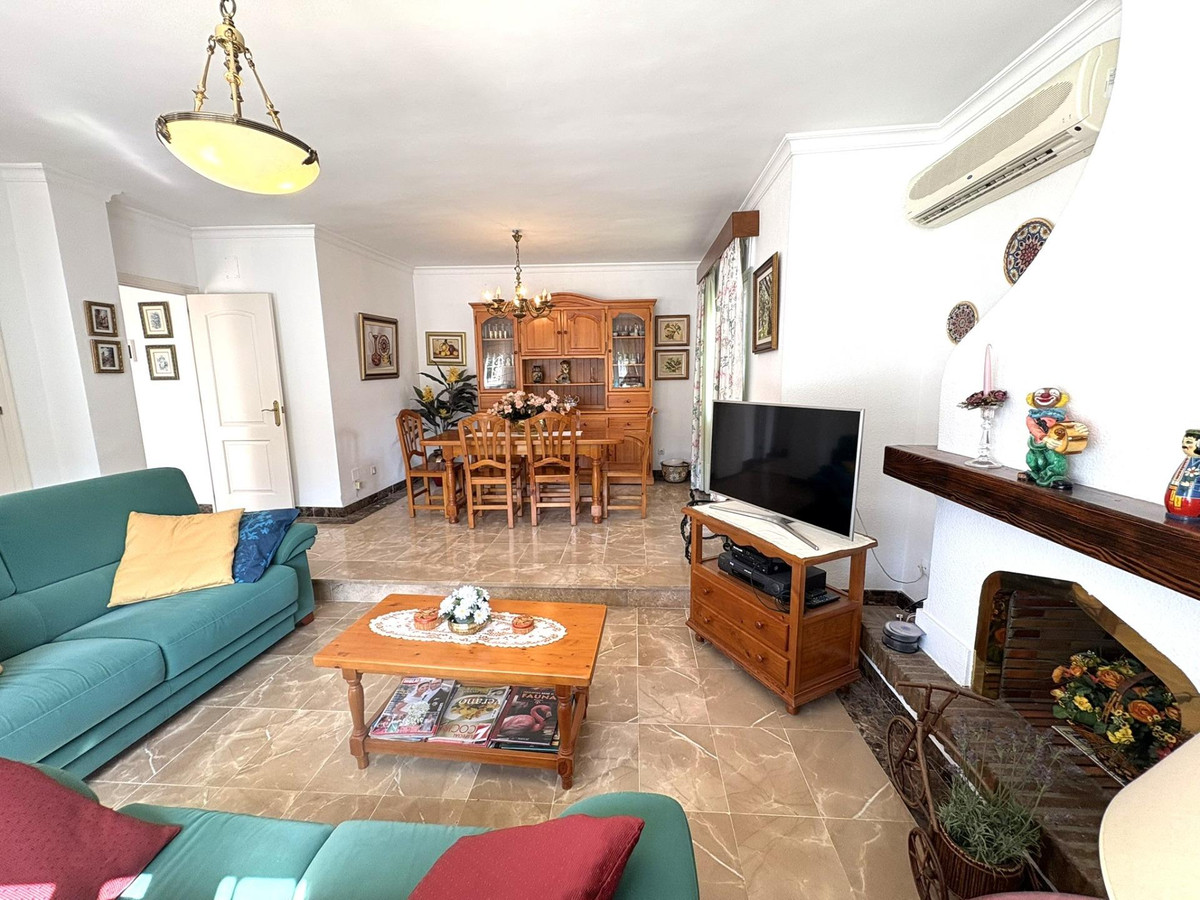 Se vende Villa - Chalet de 4 dormitorios en Costa Del Sol, Málaga, España