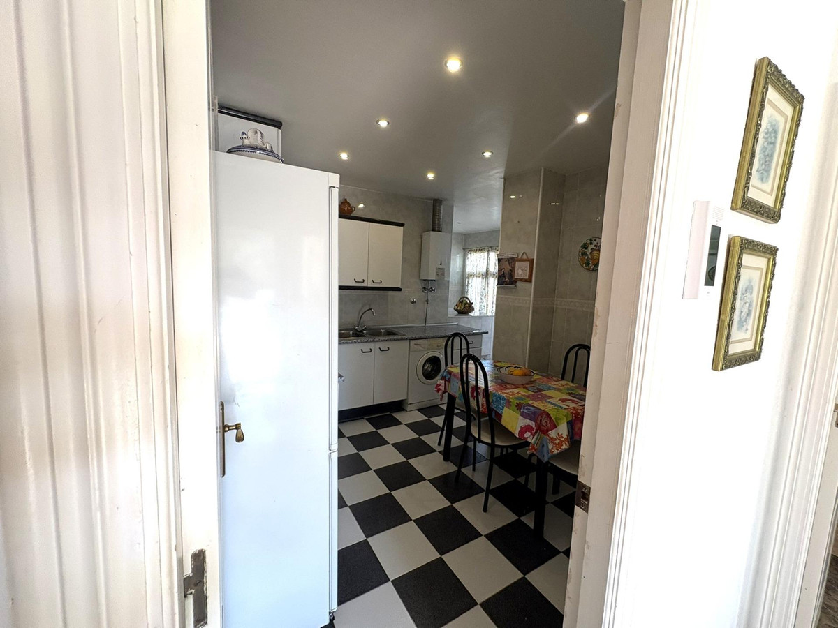 Se vende Villa - Chalet de 4 dormitorios en Costa Del Sol, Málaga, España
