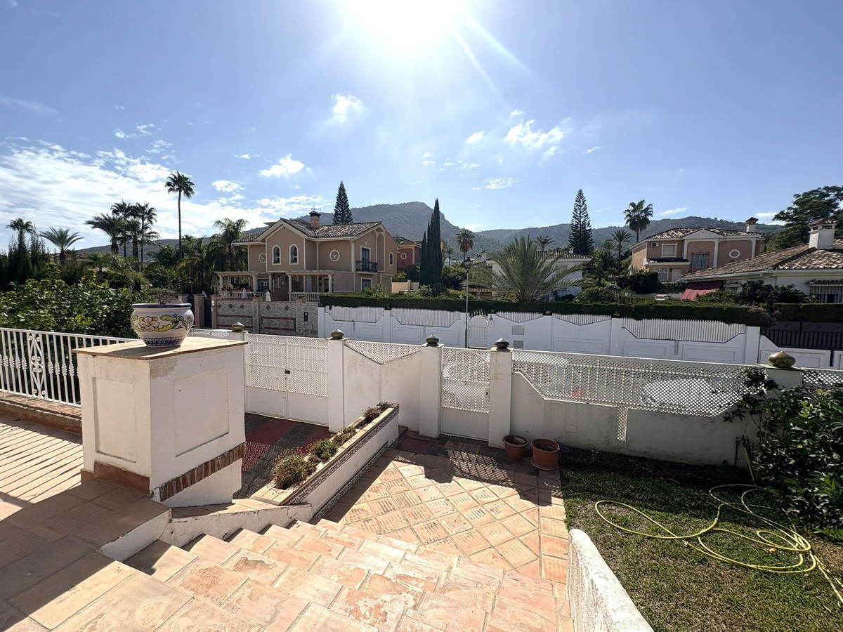 Se vende Villa - Chalet de 4 dormitorios en Costa Del Sol, Málaga, España
