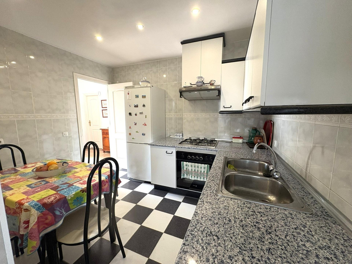 Se vende Villa - Chalet de 4 dormitorios en Costa Del Sol, Málaga, España