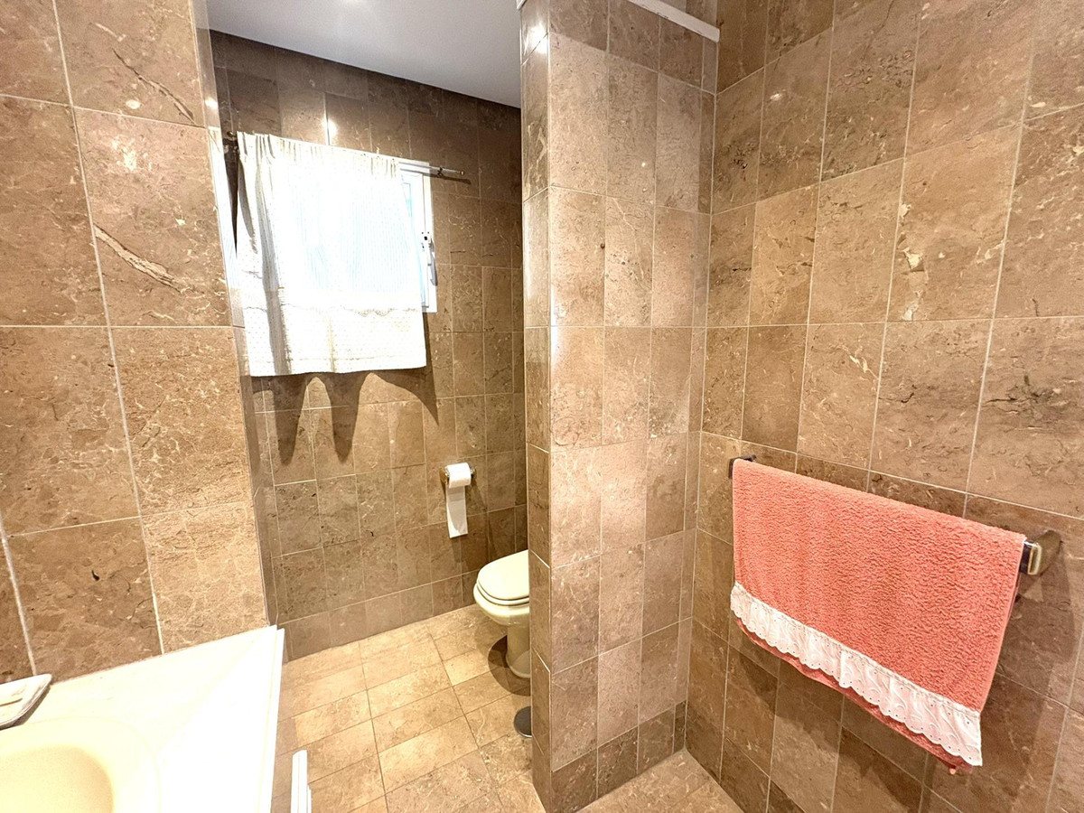 Se vende Villa - Chalet de 4 dormitorios en Costa Del Sol, Málaga, España