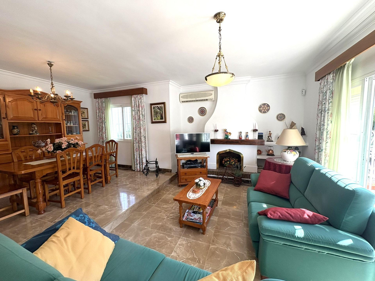 Se vende Villa - Chalet de 4 dormitorios en Costa Del Sol, Málaga, España