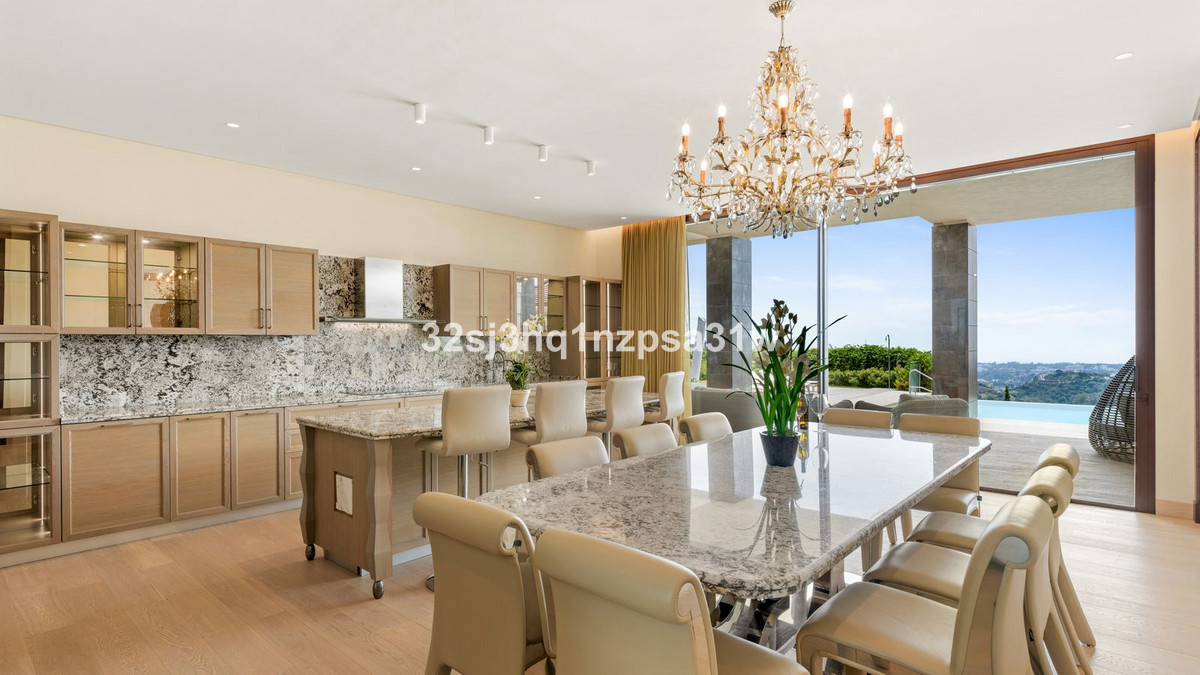 Se vende Villa - Chalet de 8 dormitorios en Costa Del Sol, Málaga, España