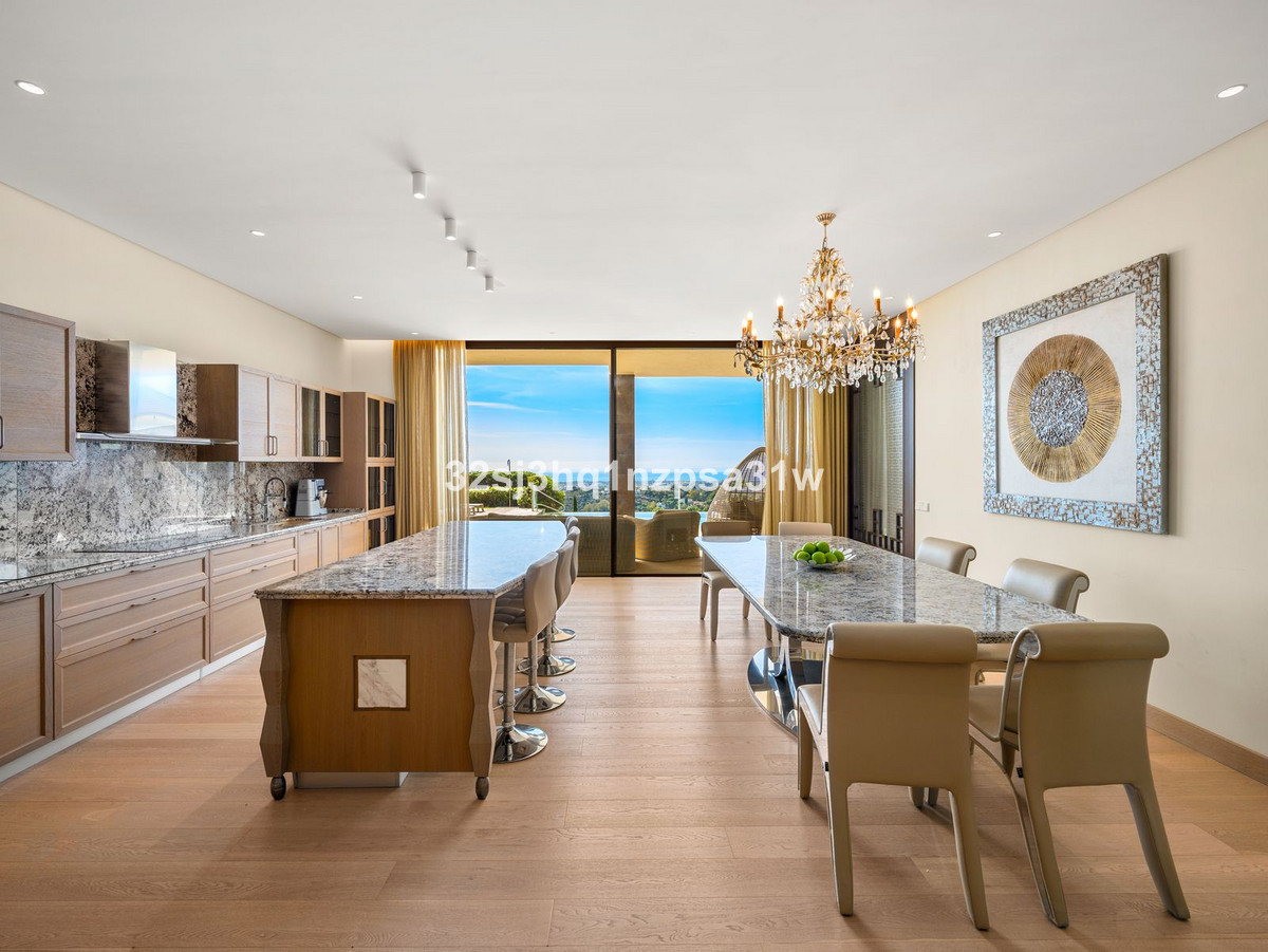 Se vende Villa - Chalet de 8 dormitorios en Costa Del Sol, Málaga, España