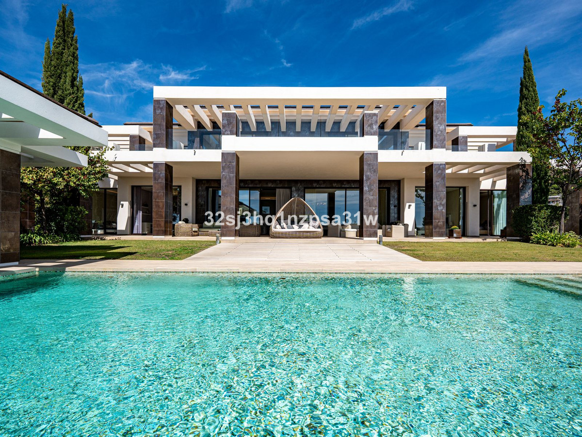 Se vende Villa - Chalet de 8 dormitorios en Costa Del Sol, Málaga, España