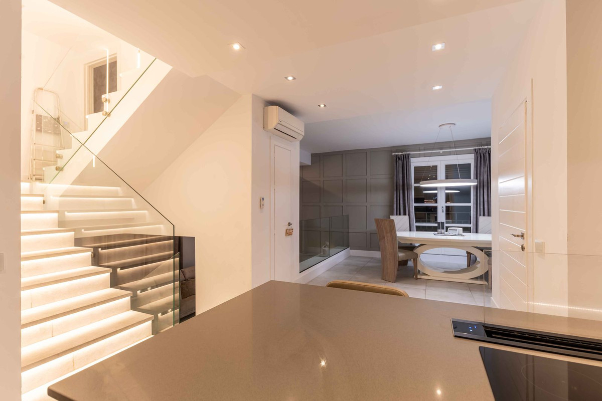 4 Bed Townhouse for sale in Benahavís Costa Del Sol, Málaga, Spain